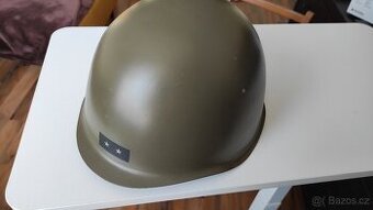 Vojenska helma ocelova