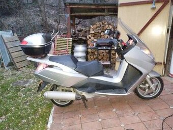 Prodám skútr SATELIS 125