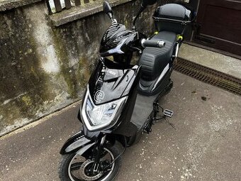 Elektroskůtr Fichtl