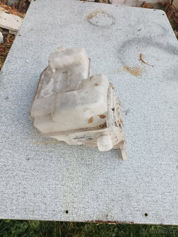 nadobka odstřikovaču skoda