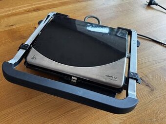 Kontaktní gril GRUNDIG CG 5040 (1800–2000 W) – funkční