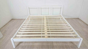 Dřevěná postel 180 x 200 cm bílá VANNES