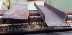 Fe profily Ø2 do U tvaru 25x65x25mm v sadách