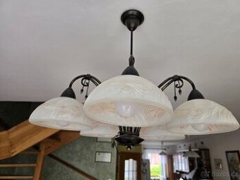 Prodám pětiramenný lustr do obýváku s 2ks bočních lustrů