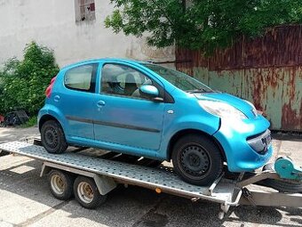 Náhradní díly Peugeot 107 motor 1KR