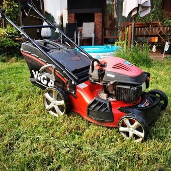 Prodám benzínovou sekačku VeGA 51 HWXV s pojezdem