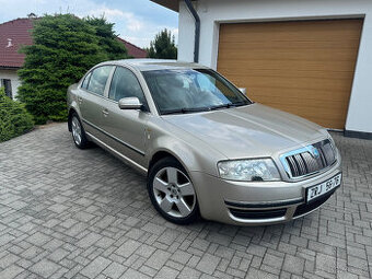 Superb 1,8 T
