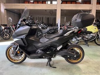 HONDA FORZA 750 SPECIÁL EDICIONE
