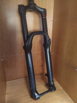 Vidlice (27,5") RS Yari RC 180 mm