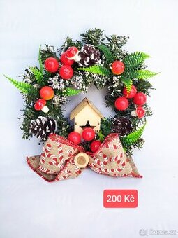 Prodám nový trvanlivý vánoční věnec na pověšení