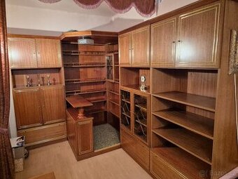 Prodám rohovou obývací stěnu s barem