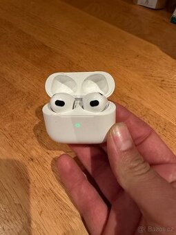 Apple airpods (3. Generace) s MagSafe dobíjecím pouzdrem