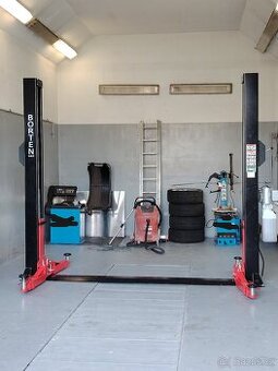 Dvousloupový hydraulický zvedák,zdviž BOR4200ms 4200 kg 2025