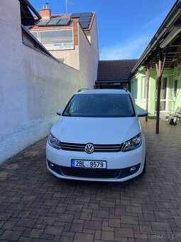Volkswagen Touran 2.0 TDI DSG, 2015,automat, tažné zařízení