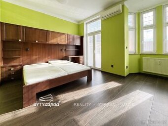 Pronájem světlého bytu s klimatizací, 1+kk, 32 m2 v Plzeň -