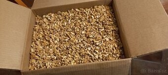 vlašské ořechy - NOVĚ DOLOUPÁNO