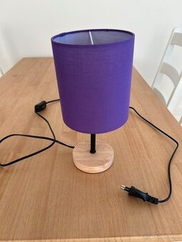 Fialová lampička