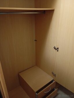 Prodám dvojitou skříň