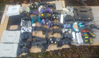 Konzole a ovladače na náhradní díly..ps2,Xbox