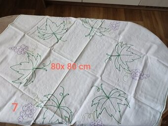 Vyšívaný ubrus a dečka