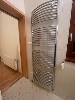 Nerezovy zebrik do koupelny