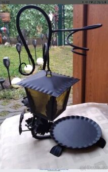 Kovaný svícen s koštýřem viz třetí foto