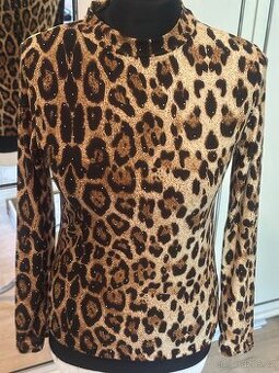 Nove tricko s leopardim vzorem a trpytky