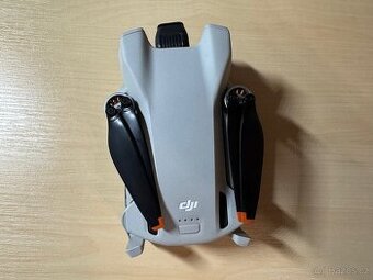 DJI Mini 3 – funkční dron, možnost koupě samostatně