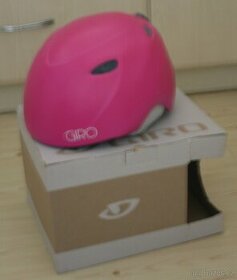 Lyžařská helma Giro - svítivě růžová neon 52–55,5 cm, zelená