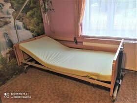 Zdravotní polohovací postel pro seniory