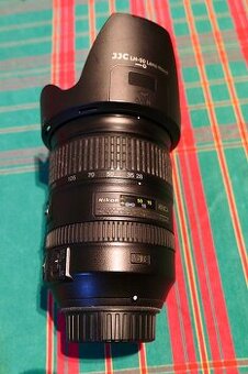 Nikon 28-300mm f/3.5-5.6 VR