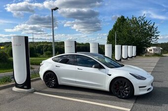 Tesla Model 3 Performance, DPH, 8/2023, 40t km, původ Praha