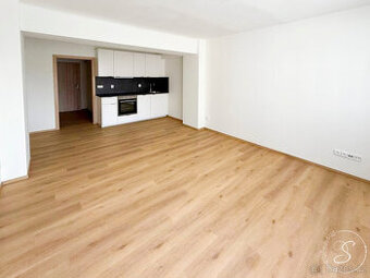 Pronájem bytu 1+kk, 32 m2, Praha Hloubětín - 1
