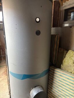 Prodám dva bojlery 750 l + topná tě lesa