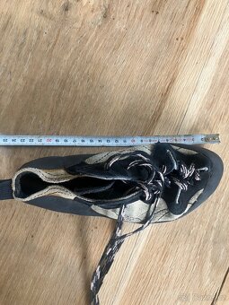 2x detske lezecky, 37 a 38