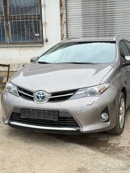 Toyota Auris 1.8 hybrid 2014r