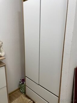 Šatní skříň