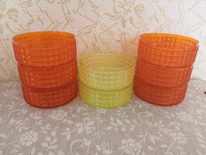 Retro misky plast - 1