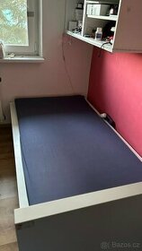 Prodám postel s úložným prostorem