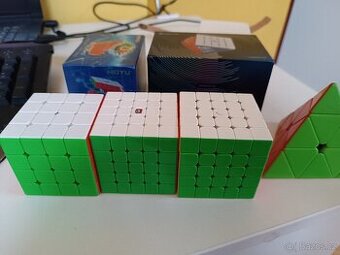 Speedcube Rubikovy kostky.
