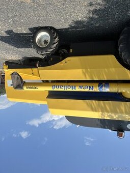 Sklízecí Mlátička New holland tc5060