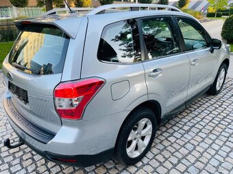 Subaru Forester 2.0i 4x4 AUTOMAT 1.MAJITEL KAMERA TAŽNÉ