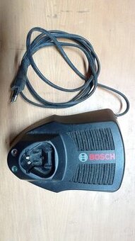 Bosch Nabíječka 10,8 - V - LI-Ion 1130 CV 30 min