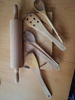 Dřevěné kuchyňské vybavení