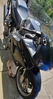 Honda VFR 800fi, rv2000