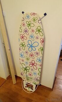 Leifheit žehlící prkno se zásuvkou