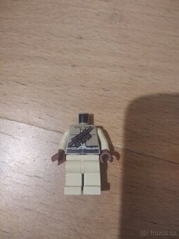 Torzo- figurka- lego- voják- star wars?