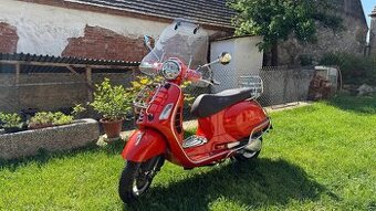 Vespa GTS 300 HPE + mnoho doplňků