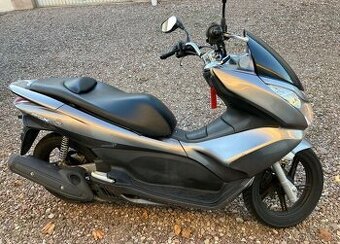 Honda PCX 125, 2012, cz doklady