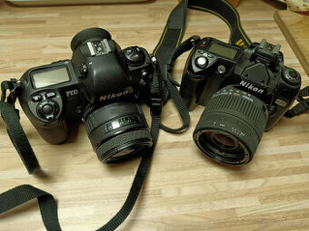 NIKON D 70 a NIKON F 100